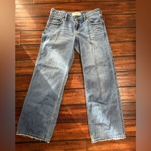 Hollister Low Rise Baggy Jeans Size 28